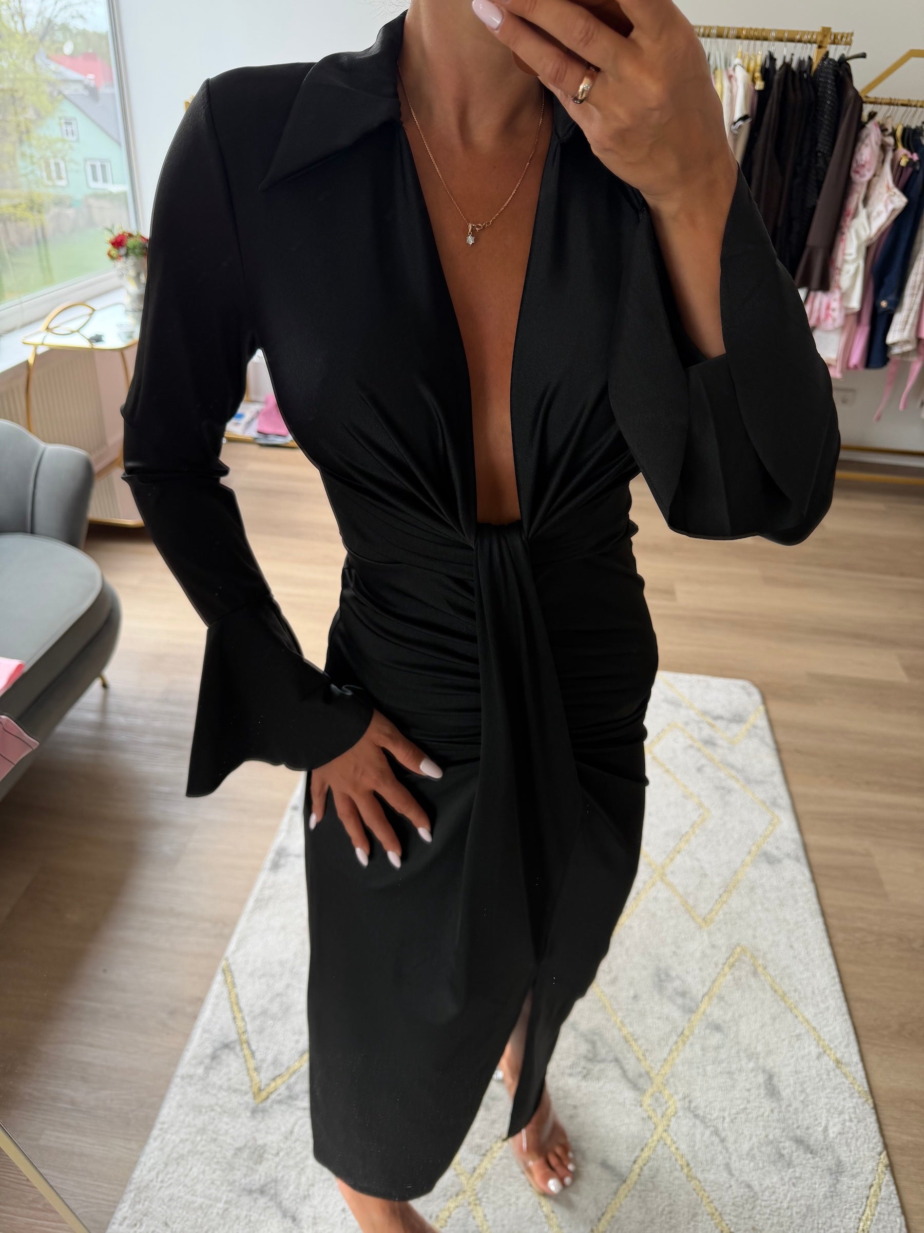 Noir suknelė
